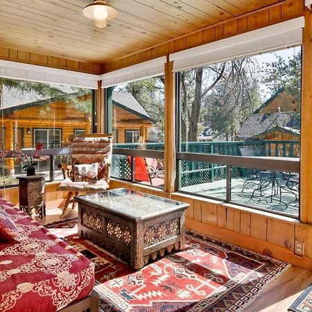 Lake Adjacent Rustic Cabin W Game Room & Hot Tub Big Bear Lake Exterior photo
