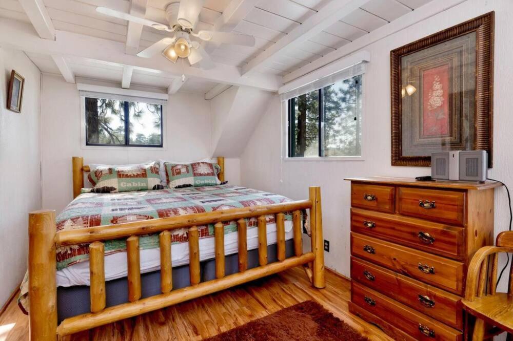Lake Adjacent Rustic Cabin W Game Room & Hot Tub Big Bear Lake Exterior photo