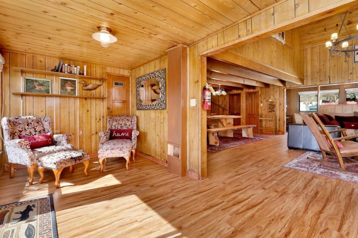 Lake Adjacent Rustic Cabin W Game Room & Hot Tub Big Bear Lake Exterior photo