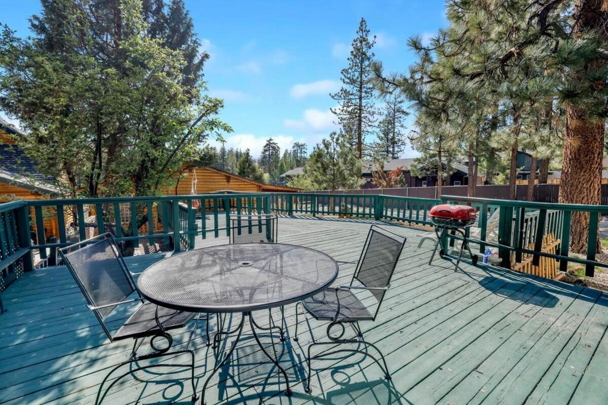 Lake Adjacent Rustic Cabin W Game Room & Hot Tub Big Bear Lake Exterior photo