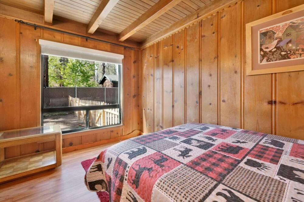 Lake Adjacent Rustic Cabin W Game Room & Hot Tub Big Bear Lake Exterior photo